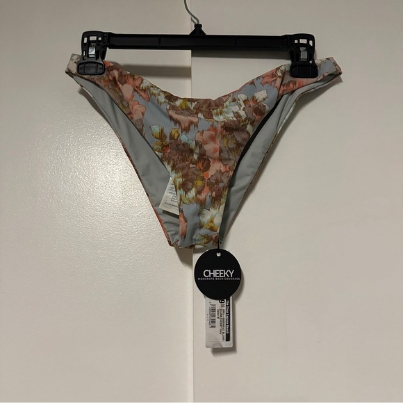New! Amuse Society "Malay" cheeky Floral bikini bottoms Size Medium - Picture 1 of 3